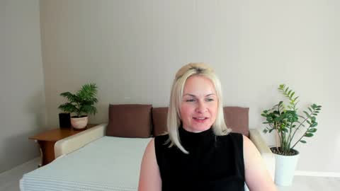 Snapshot of alicee__grace chatting on January 22, 2025, 9:13 am Alicee online show from January 22, 2025, 9:13 am