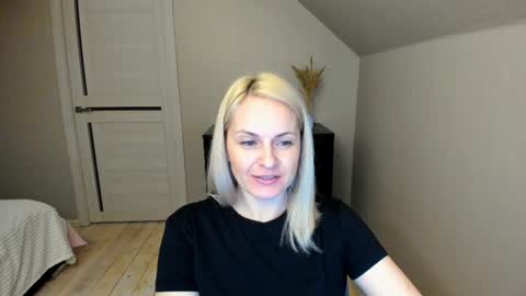 Snapshot of alicee__grace chatting on February 28, 2025, 4:10 pm Alicee online show from February 28, 2025, 4:10 pm