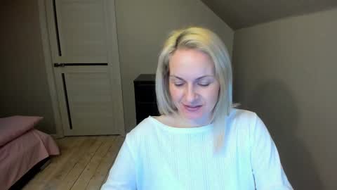 Snapshot of alicee__grace chatting on March 6, 2025, 6:37 pm Alicee online show from March 6, 2025, 6:37 pm