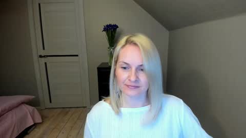 Snapshot of alicee__grace chatting on March 7, 2025, 7:49 pm Alicee online show from March 7, 2025, 7:49 pm