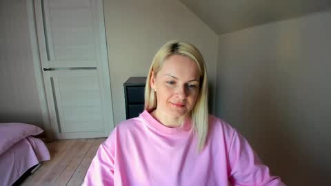 Snapshot of alicee__grace chatting on March 11, 2025, 9:24 am Alicee online show from March 11, 2025, 9:24 am