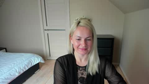 Snapshot of alicee__grace chatting on October 21, 2025, 6:58 am Alicee online show from October 21, 2025, 6:58 am