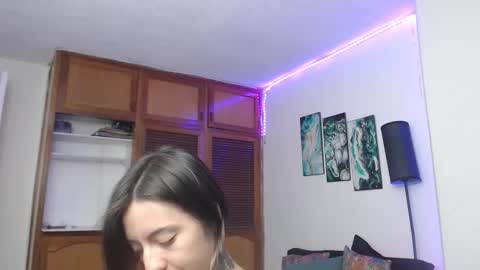 Snapshot of alicee_logan_ chatting on October 11, 2025, 1:27 am alicee_logan_ online show from October 11, 2025, 1:27 am