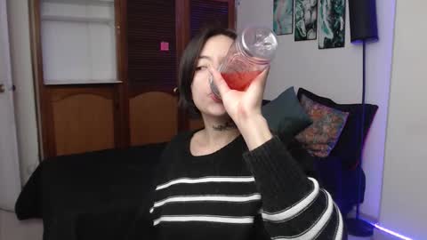 Snapshot of alicee_logan_ chatting on October 16, 2025, 12:22 am alicee_logan_ online show from October 16, 2025, 12:22 am
