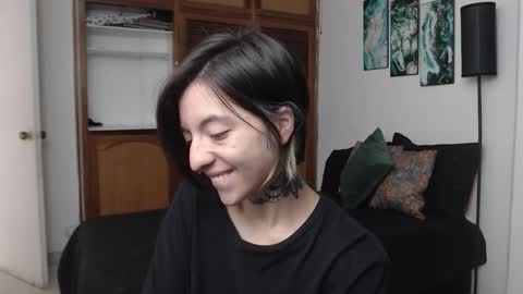 alicee_logan_ online show from November 23, 2025, 1:44 pm