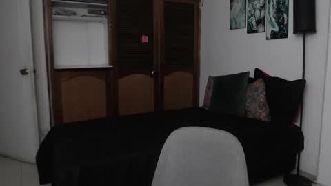 alicee_logan_ online show from December 5, 2025, 2:09 am