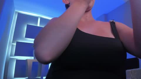 Alice online show from October 7, 2025, 7:11 pm