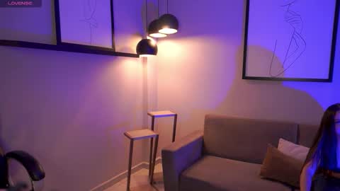 Alice online show from October 31, 2025, 7:48 pm