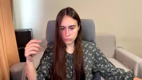 alicekollt online show from October 15, 2025, 7:52 am