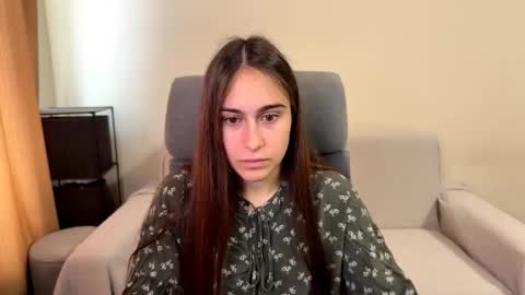 alicekollt online show from October 17, 2025, 10:51 am