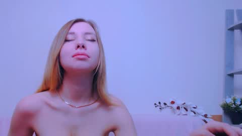Snapshot of alicemias_ chatting on April 24, 2026, 10:50 am Alice online show from April 24, 2026, 10:50 am