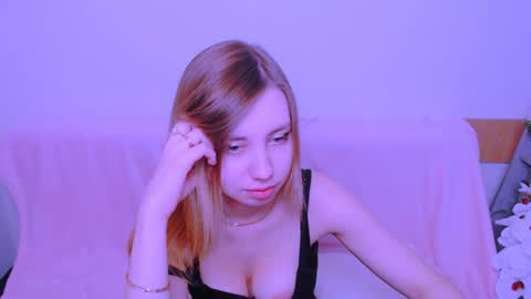Snapshot of alicemias_ chatting on May 21, 2026, 11:39 am Alice online show from May 21, 2026, 11:39 am