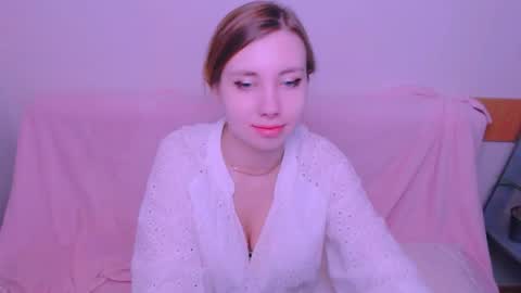 Snapshot of alicemias_ chatting on June 1, 2026, 9:00 am Alice online show from June 1, 2026, 9:00 am