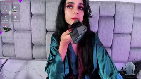 alicenoir_ online show from March 11, 2025, 3:34 pm