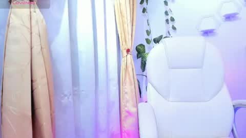 Snapshot of alicesky1_ chatting on May 2, 2026, 3:33 am Alice online show from May 2, 2026, 3:33 am