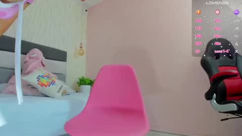          online show from February 6, 2025, 1:54 pm