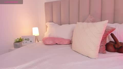Snapshot of aliceveraa_ chatting on December 5, 2024, 11:18 pm Alice Vera online show from December 5, 2024, 11:18 pm