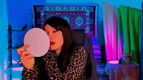 alicewelch_ online show from October 18, 2025, 8:15 am