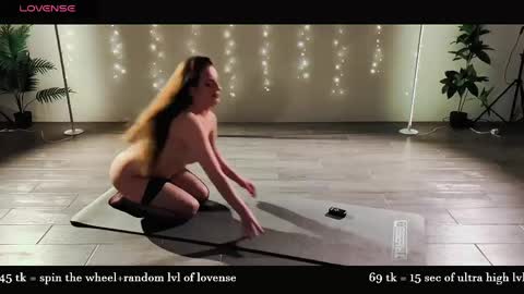 Alicia online show from April 15, 2026, 7:58 pm