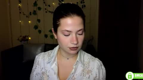 Alicia online show from November 24, 2025, 12:27 pm