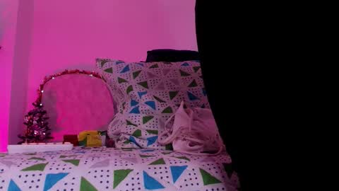 Alicia Kyse  online show from December 14, 2025, 3:01 am