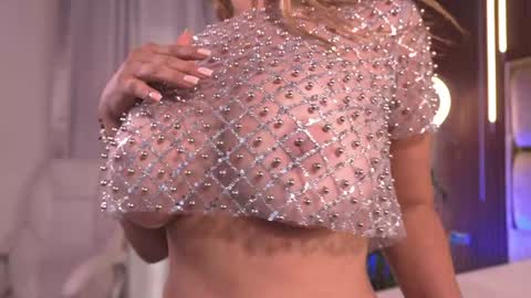 Alicia Lang online show from November 16, 2025, 2:55 pm