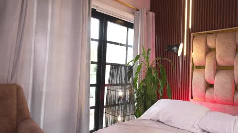 Alicia Lang online show from March 4, 2026, 8:04 pm