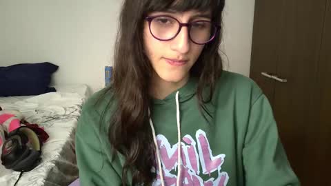 Snapshot of alicia_love29 chatting on December 29, 2024, 1:13 am Alice online show from December 29, 2024, 1:13 am