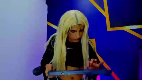 aliciaa_diamond2 online show from March 25, 2026, 9:43 pm