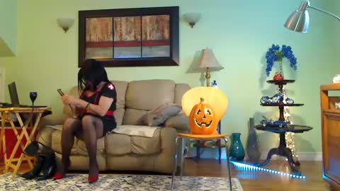 Snapshot of aliciadehart181 chatting on October 12, 2025, 7:57 pm Alicia deHart Help me reach 1000 Followers. Its FREE online show from October 12, 2025, 7:57 pm