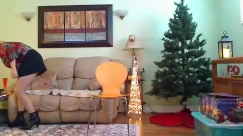 Snapshot of aliciadehart181 chatting on November 30, 2025, 7:18 pm Alicia deHart Help me reach 1000 Followers. Its FREE online show from November 30, 2025, 7:18 pm