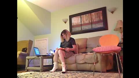 Snapshot of aliciadehart181 chatting on February 21, 2026, 11:50 pm Alicia deHart Help me reach 1000 Followers. Its FREE online show from February 21, 2026, 11:50 pm