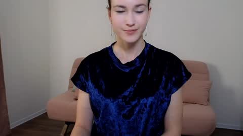 Snapshot of alicianoveli chatting on December 9, 2024, 3:22 pm alicianoveli online show from December 9, 2024, 3:22 pm