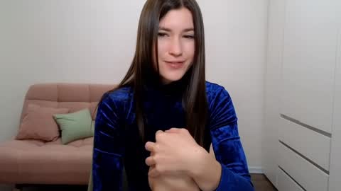 Snapshot of alicianoveli chatting on December 15, 2024, 8:41 am alicianoveli online show from December 15, 2024, 8:41 am