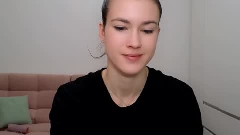 Snapshot of alicianoveli chatting on January 10, 2025, 8:18 am alicianoveli online show from January 10, 2025, 8:18 am