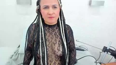 im tutti online show from October 29, 2025, 2:36 am