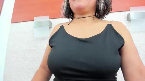 im tutti online show from December 18, 2025, 2:06 am