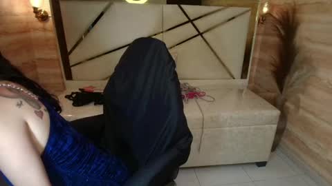 Snapshot of alie_martin_r chatting on May 5, 2026, 8:06 pm Alie online show from May 5, 2026, 8:06 pm