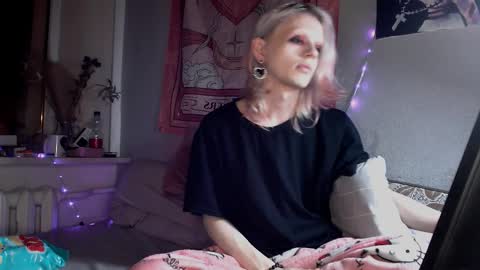 Alien Bella online show from March 14, 2026, 8:58 pm