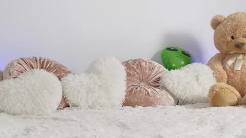 Alieness Ivy online show from November 28, 2025, 4:53 pm