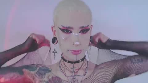 Snapshot of alienexxx chatting on January 17, 2026, 11:30 pm online show from January 17, 2026, 11:30 pm