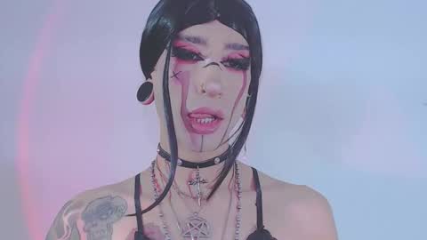 Snapshot of alienexxx chatting on February 18, 2026, 9:55 pm online show from February 18, 2026, 9:55 pm