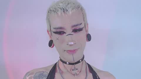 Snapshot of alienexxx chatting on February 23, 2026, 1:25 am online show from February 23, 2026, 1:25 am