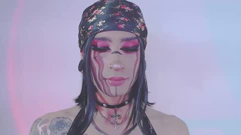 Snapshot of alienexxx chatting on February 27, 2026, 12:32 am online show from February 27, 2026, 12:32 am