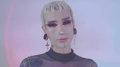 Snapshot of alienexxx chatting on February 28, 2026, 12:22 am online show from February 28, 2026, 12:22 am