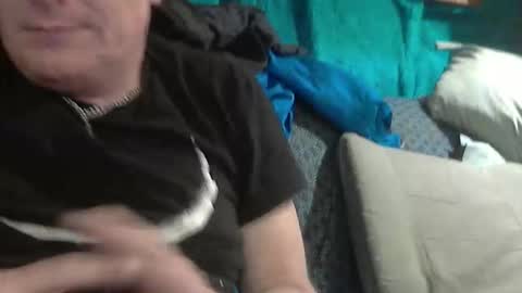 Snapshot of alienlifeproductions chatting on December 17, 2025, 11:49 am AlienLifestyle Productions - A Gay Guy and his Straight Friend online show from December 17, 2025, 11:49 am