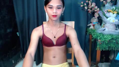 aliexagrey online show from March 3, 2026, 6:25 pm