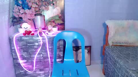 aliexagrey online show from May 16, 2026, 10:01 am