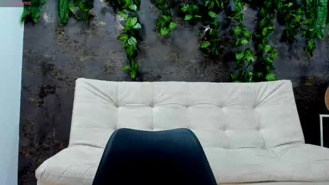 Alice online show from November 23, 2025, 4:29 pm