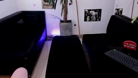 Snapshot of aliice_greco chatting on February 16, 2026, 8:05 pm Alice online show from February 16, 2026, 8:05 pm